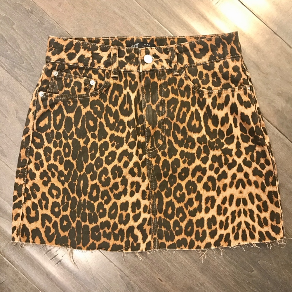 NWOT | Zara Denim Skirt with Leopard Print